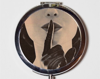 Whisper Retro Compact Mirror - Glamorous 1950s Woman - Make Up Pocket Mirror for Cosmetics