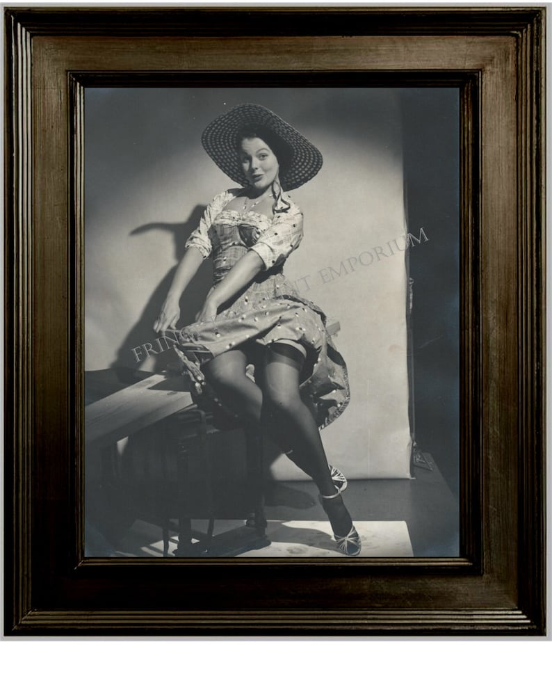 gil-elvgren-pin-up-girl-art-print-8-x-10-painting-reference-etsy-israel