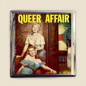 Étui à cigarettes lesbien vintage porte-cartes d'identité portefeuille queer Affair Campy LGBTQ Pulp Fiction sordide rétro des années 60