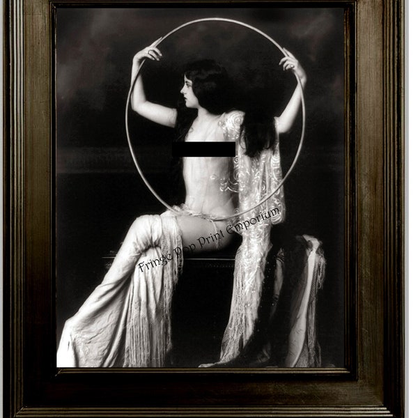 Flapper Follies Kunstdruck 8 x 10 - Art Deco - Jazz Age - 1920 - Glamourös - Pin Up - Risque Frau mit Reifen Reifen