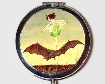Miroir compact pour fille chevauchant une chauve-souris - Illustration de livre de contes gothiques de conte de fées chauve-souris - Miroir de poche pour maquillage
