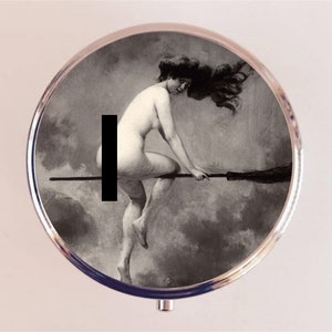 Edwardian Hexe Pillendose Pillendose Halter Schmuckstück Albert Penot Hexerei Risque ausgereift