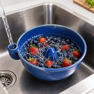Bol de cerámica para lavar bayas con entrada de agua, colador de vórtice para enjuagar frutas, lavavajillas para fresas y arándanos, regalo de cocina único