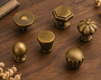 Boutons de meubles vintage en laiton, boutons de tiroir décoratifs, quincaillerie de style antique unique pour meubles de cuisine, commode et armoire
