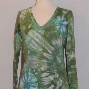 Tie Dye Womens V-NECK LONG SLEEVE T-shirt size M, L image 1