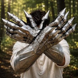 Gantelets gothiques Nazgul fabriqués à la main • Gants d'armure de chevalier en acier gravé • Protège-bras fantaisie entièrement articulés Présentoir GN Cosplay