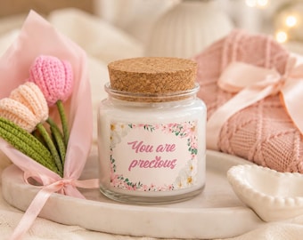 Set de regalo de vela de soja floral con flores de ganchillo, manta de felpa y clip para lazo.