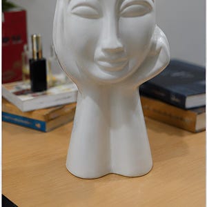 Nowoczesny biały ceramiczny wazon na twarz | Doniczka na twarz z abstrakcyjnym motywem | Skandynawska minimalistyczna luksusowa rzeźbiarska doniczka na stół | Ceramiczny prezent artystyczny