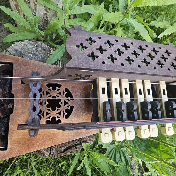 Medieval Wheel Lyre (Hurdy-Gurdy) – 2 Strings, 6 Keys – Handmade Folk Instrument