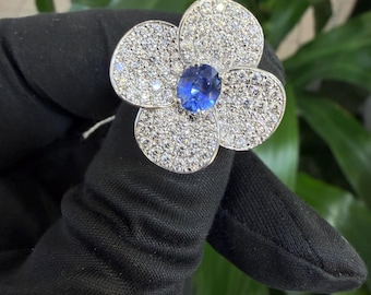 Natürlicher nicht erhitzter blauer Saphirring mit GIA-Zertifikat und natürlichen Diamanten.