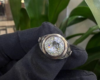 Antique and vintage ring.