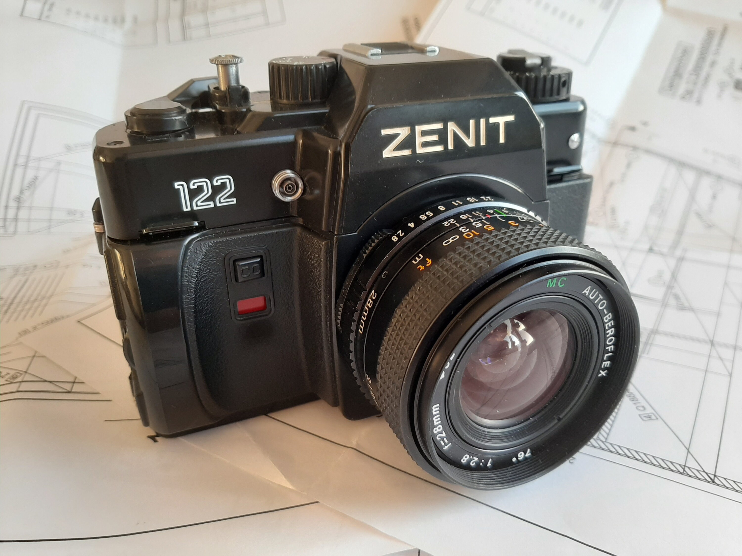 Single-lens reflex camera ZENIT 122 for 35mm film and with f=28 mm objective
