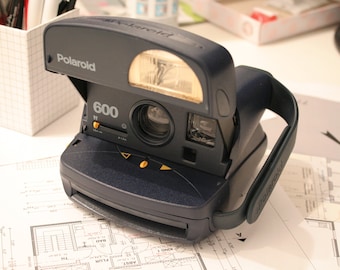 POLAROID 600 sehr gut erhalten im Originalverpackung