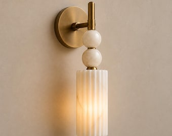 Wandleuchte aus natürlichem Alabastermessing – geriffelte Zylinderleuchte – Moderne Luxusbeleuchtung für Wohnzimmer, Badezimmer und Nachttisch