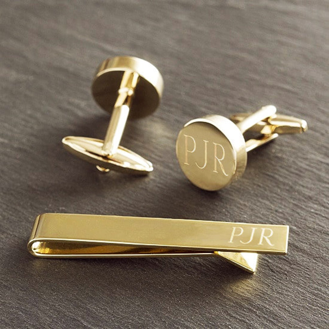 groom cufflinks and tie clip