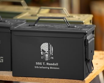 Caja metálica personalizada para munición, calibre 30 o 50, disponible en negro y verde.
