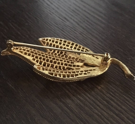 Vintage Golden Leaf Pin Brooch in Mint Condition!… - image 5