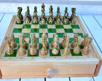 Recycled Skateboard Chess Set: glänzendes Ahornholzbrett