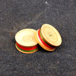 Konkave Plugs 24 mm aus recyceltem Skateboard, Holzplugs