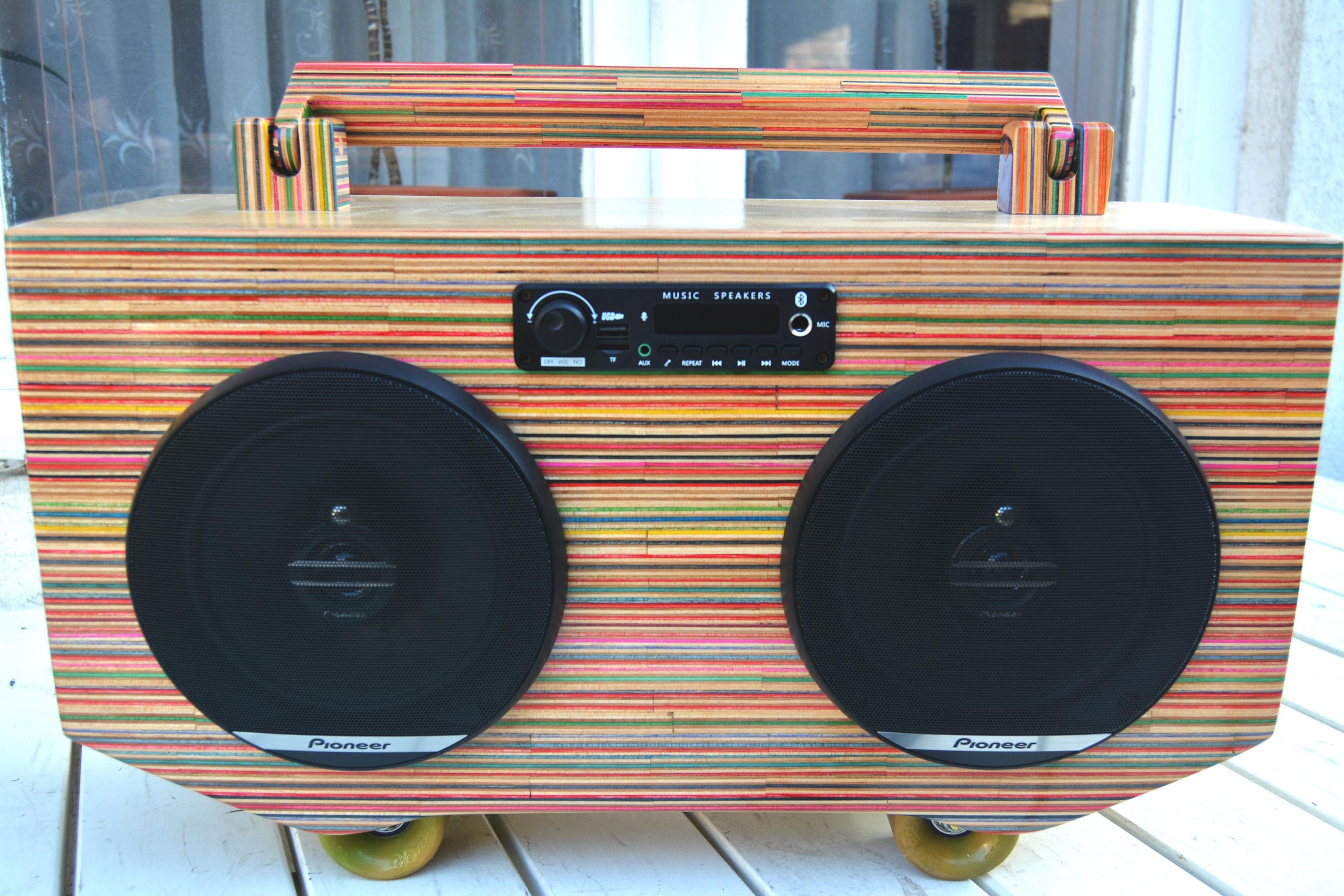 Bluetooth speaker from recycled skateboards, bluetooth radio, perfect gift, unique piece of art