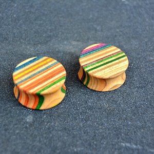 Recycled Skateboard Plugs 24 mm: Ahorn Holz Ohrtunnel