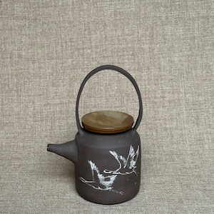 Handmade Stoneware Teapot, Wheel Thrown Ceramic Teapot, Heron Design, 500 ml Tea Pot, Cone 6