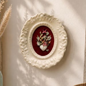 Décoration murale vintage encadrée en coquillages | Décoration artisanale en coquillages | Style cottagecore | Style bord de mer vintage