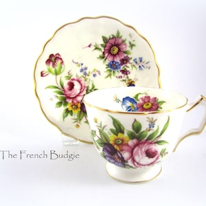 Aynsley Pretty Cottage Flower Teacup  and Saucer Set  Made in ENGLAND Tea Cup