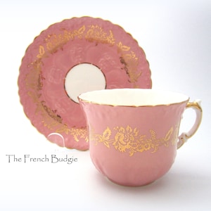 Tasse à thé et soucoupe Aynsley vintage rose et or en relief fabriquées en Angleterre
