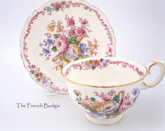 Różowy wzór na filiżance do herbaty Crown Staffordshire z ręcznie malowanymi kwiatami w stylu vintage, wyprodukowanej w ANGLII