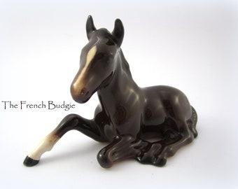 ベスウィック BESWICK 競走馬 ミルリーフ 木台付き フィギュア 陶器 ベスウィック BESWICK 競走馬 ミルリーフ 木台付き フィギュア