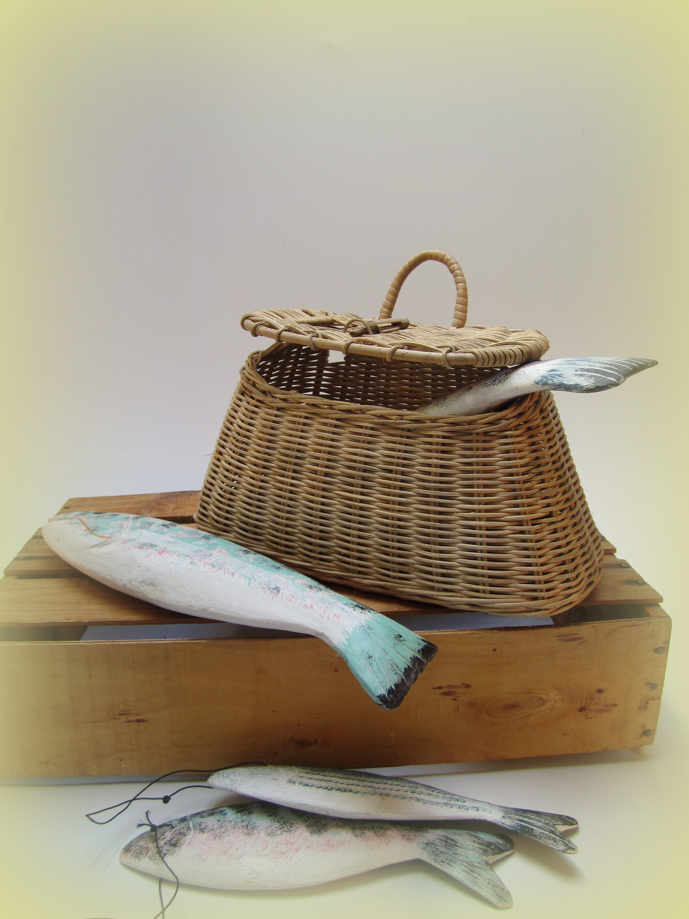Vintage Wicker Fishing Creel Basket with Four Wooden Fish for Décor