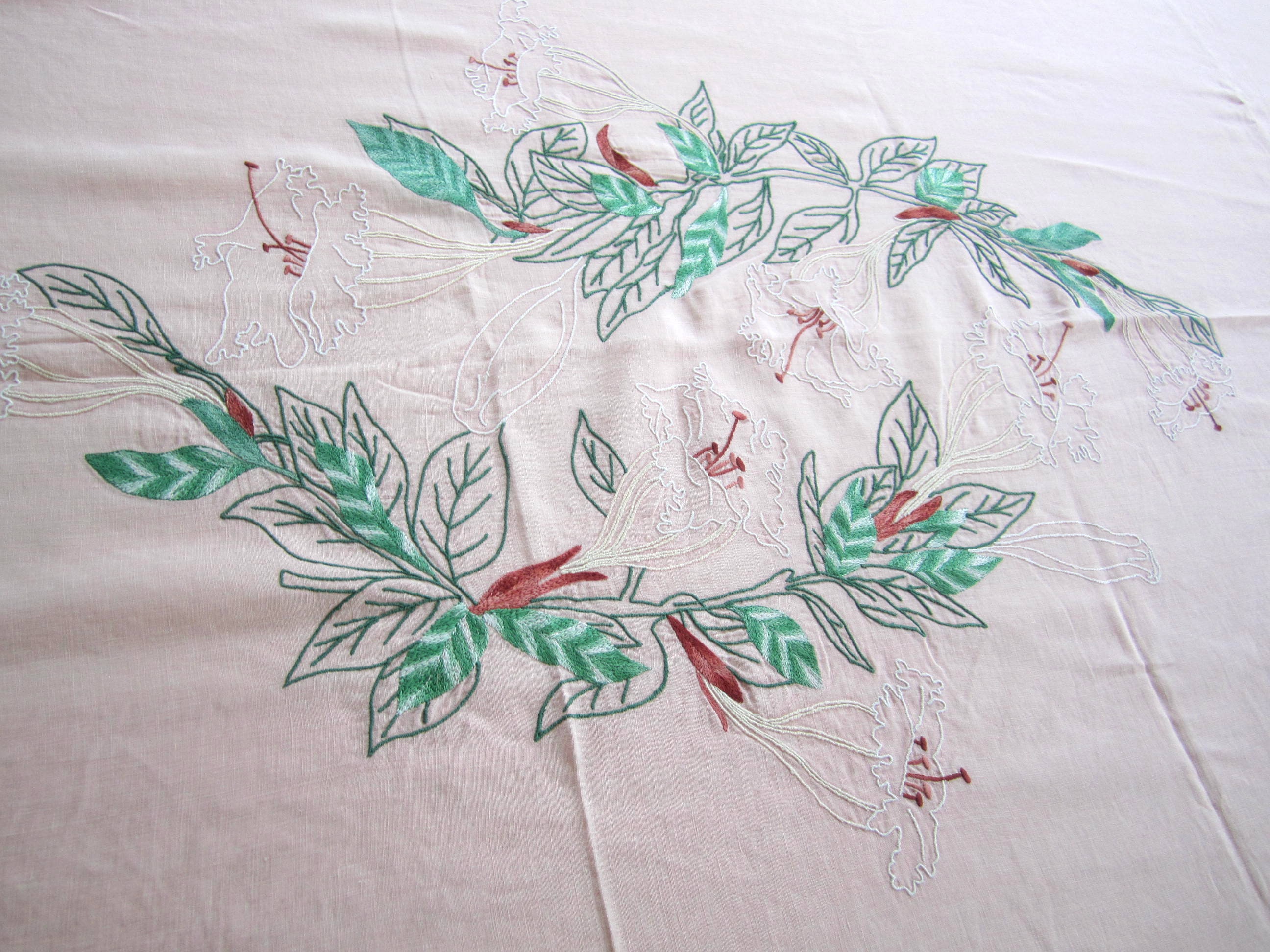 魅力的な大きなヴィンテージリネン機械刺繍花柄ピンクテーブルクロス