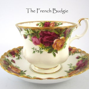 Royal Albert &quot;Old Country Roses &quot; Vintage Teacup and Saucer Set Made in England Tea Cup