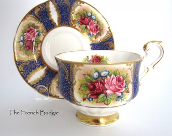 Ensemble tasse à thé et soucoupe floral vintage bleu cobalt et or Parangon fabriqué en ANGLETERRE