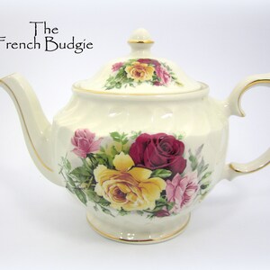 Vintage Sadler England beautiful Rose detailed Teapot Made in ENGLAND