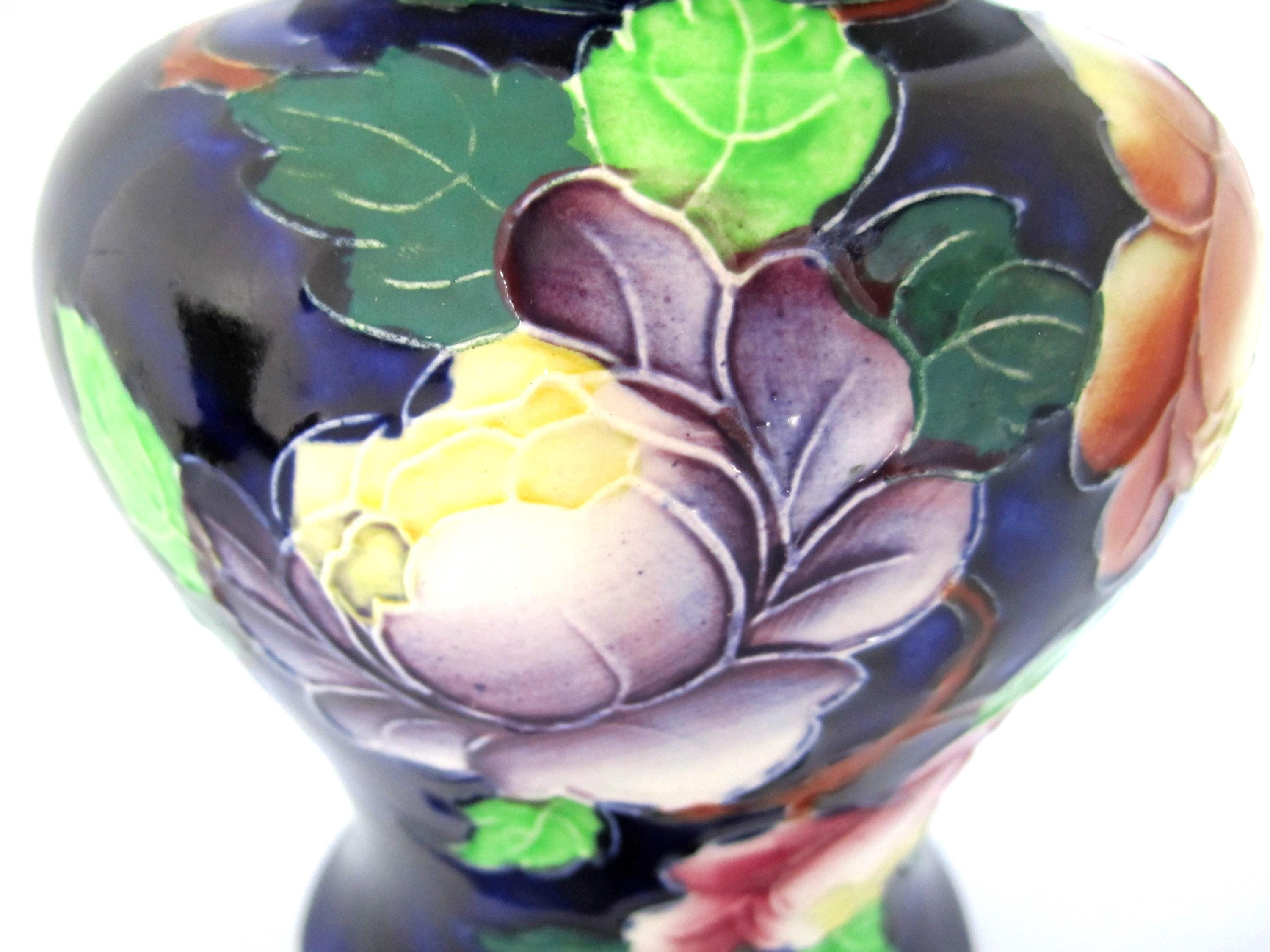 イギリス製の美しいヴィンテージのマリング手描き牡丹陶器寺院用壺