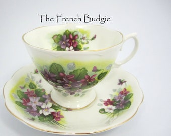 Royal Albert Violet Teacup and Saucer Set Made in ENGLAND Tea Cup