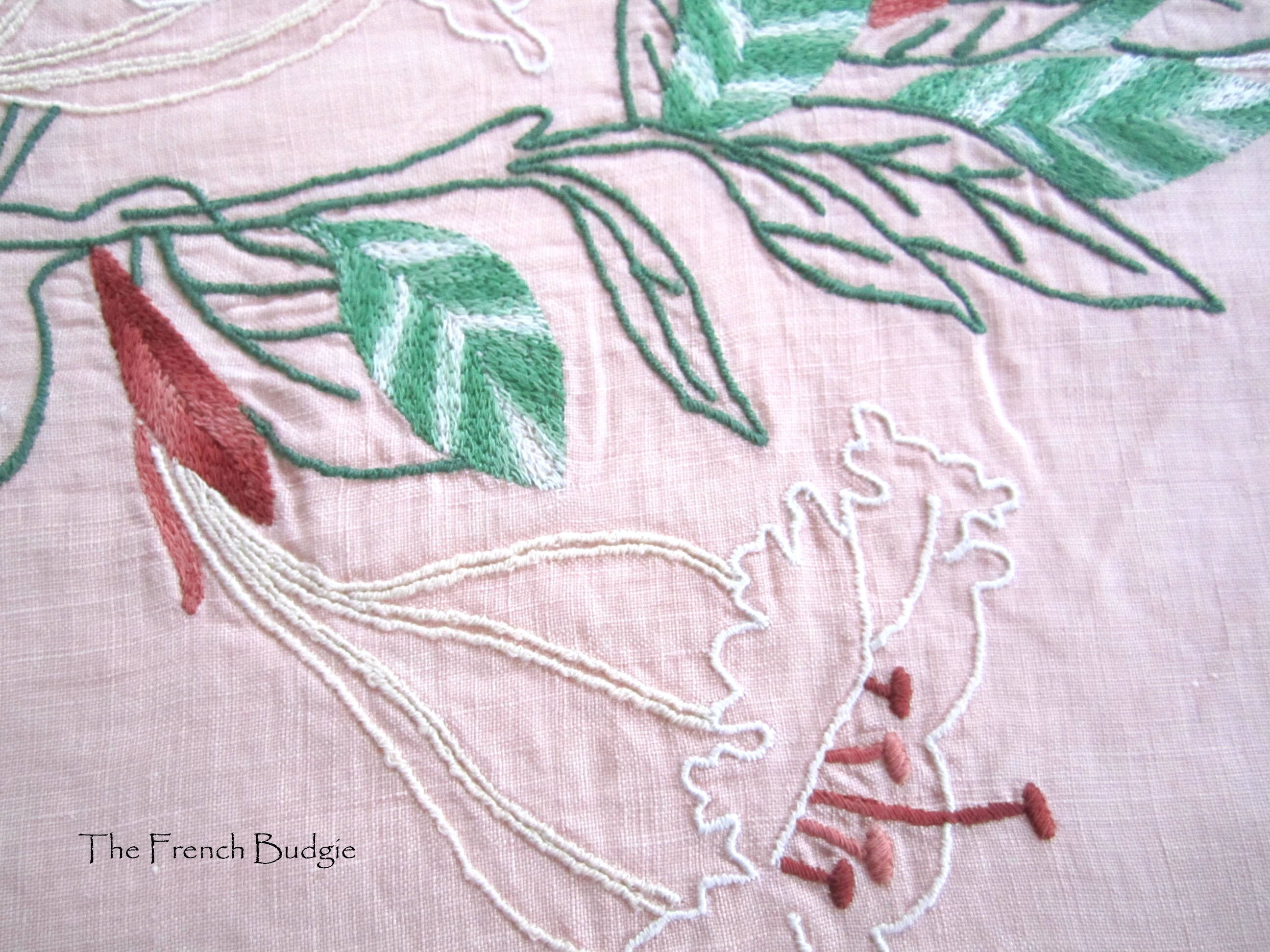 魅力的な大きなヴィンテージリネン機械刺繍花柄ピンクテーブルクロス