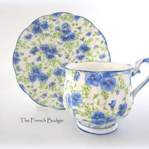 Royal Albert Blue Pansies Chintz Pattern teacup and Saucer Made in ENGLAND Tea Cup