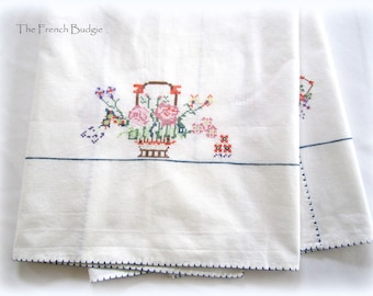 Affascinante tovaglia di cotone ricamata a mano con motivo floreale quadrato vintage Pasqua