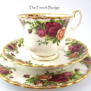 Royal Albert &quot;Old Country Roses &quot; Vintage Teacup and Saucer TRIO Made in ENGLAND Tea Cup