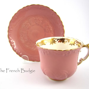 Tasse à thé et soucoupe Aynsley vintage rose et or en relief fabriquées en Angleterre