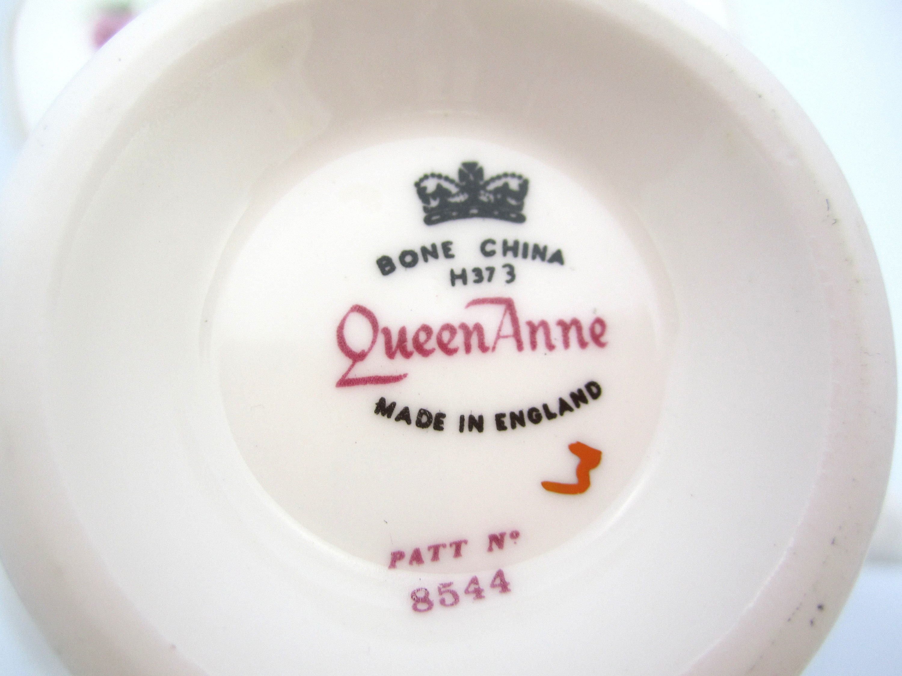 クイーンアン ピンクのバラ ヴィンテージ ティーカップ＆ソーサー