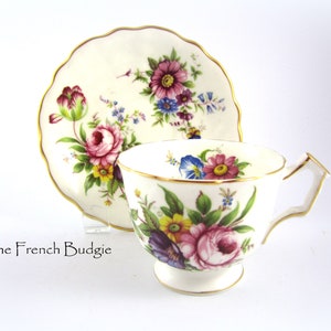 Aynsley Pretty Cottage Flower Teacup  and Saucer Set  Made in ENGLAND Tea Cup