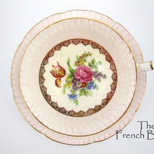 Delicate Royal Grafton pink Lattice Vintage Teacup and Saucer Set ENGLAND Tea Cup