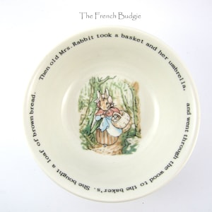Wedgewood Vintage  Mrs. Rabbit Bowl 5.5 inch Fruit Nappy Bowl / Dessert Bowl/Cereal/Soup Made in ENGLAND