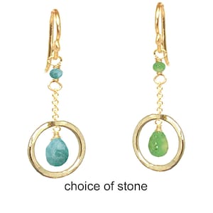 Choice of stone on hammered circle and chain   Venus 100