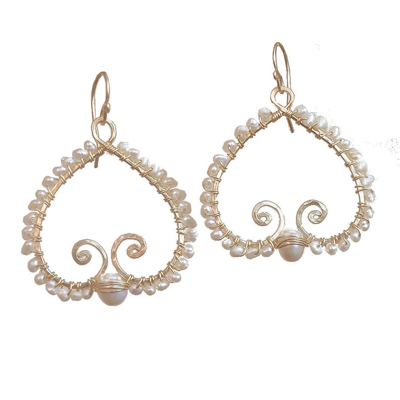 Hammered Swirls With Ivory Pearls Cosmopolitan 77 - Etsy