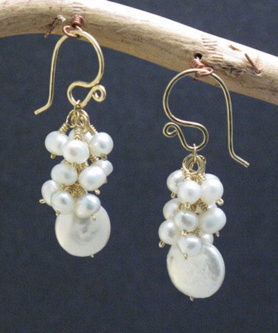 Clusters of ivory pearl earrings Cosmopolitan 32 | Etsy